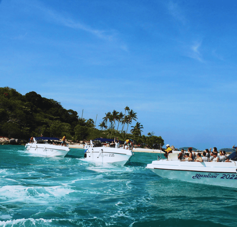 Team building specialist speed boat team outing andaman sea phuket