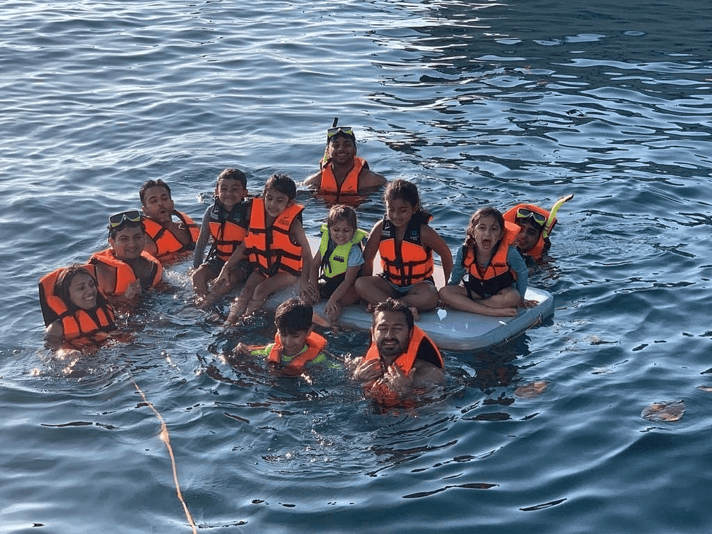 What is a Phuket Private Speedboat Charter? Phuket-to-phi-phi-speedboat-group-swimming